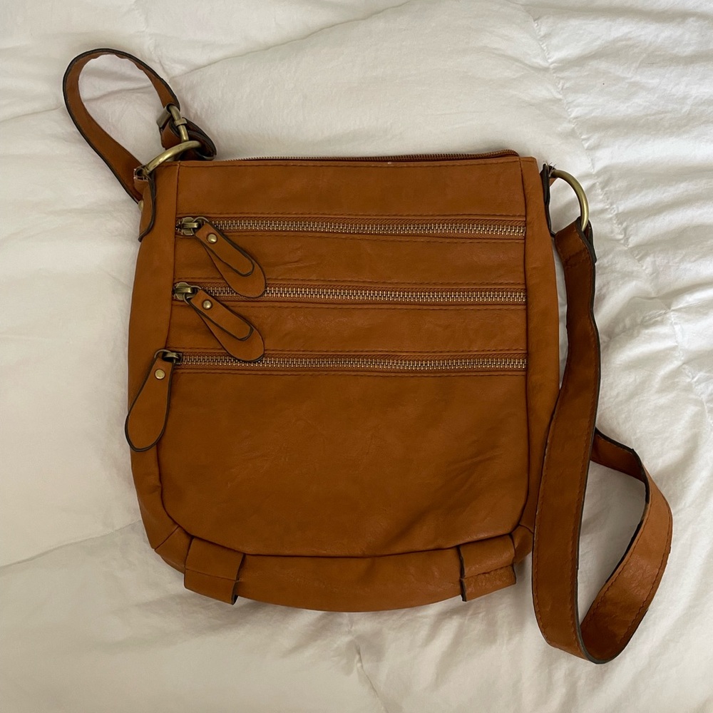Vintage Bueno Brown Faux Leather
Crossbody Purse
